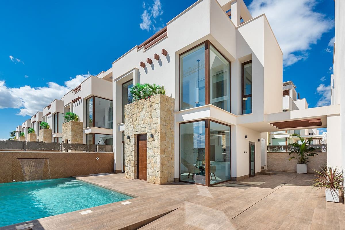 3 Bedroom villa with pool in La Herrada, Los Montesinos, Costa Blanca South