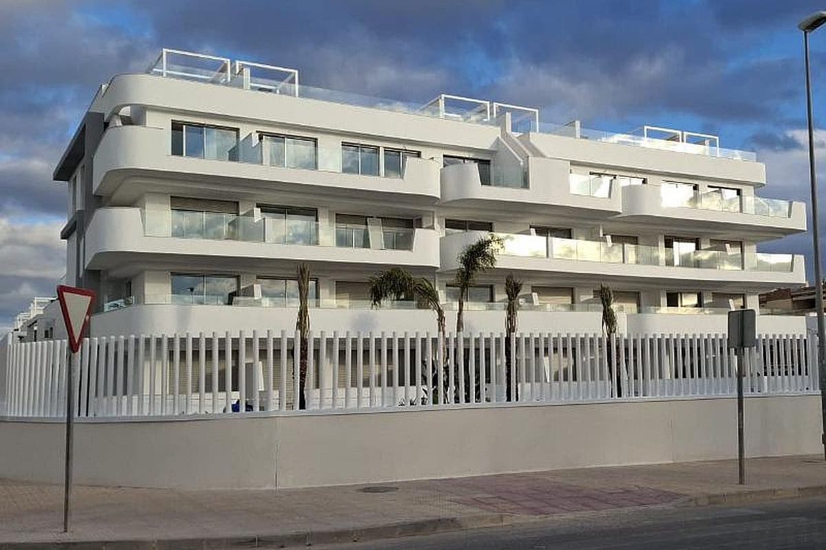 2 Bedroom Apartment in Lomas de Cabo Roig, Orihuela Costa, Costa Blanca South