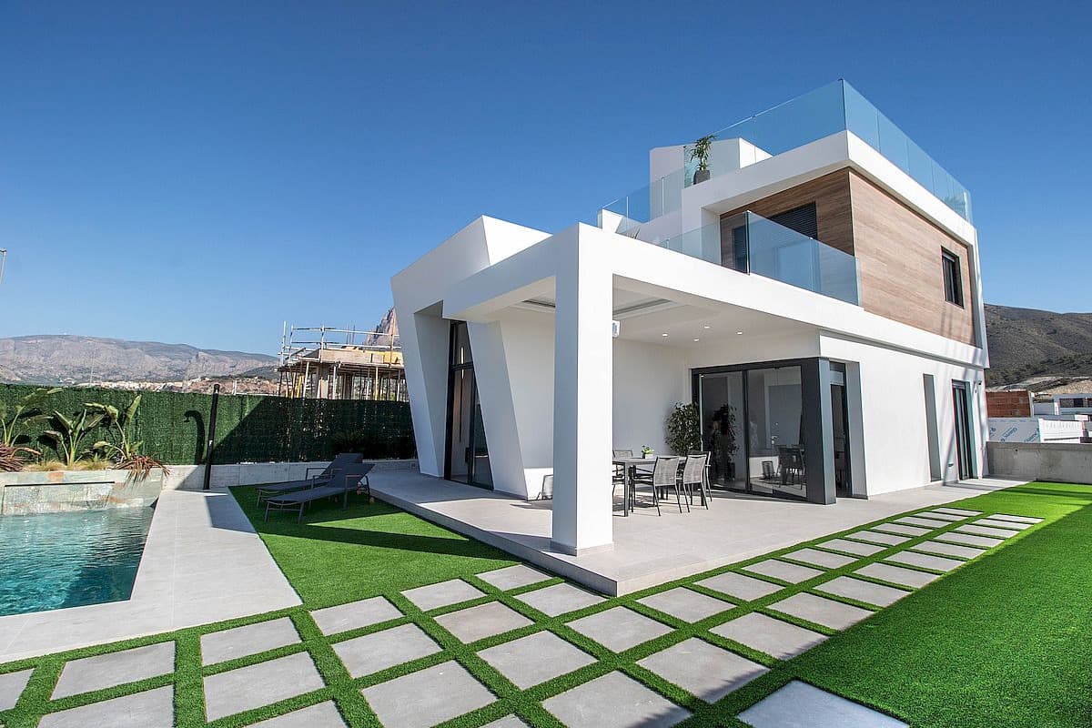 3 Bedroom villa with pool in Sierra Cortina, Benidorm, Costa Blanca North