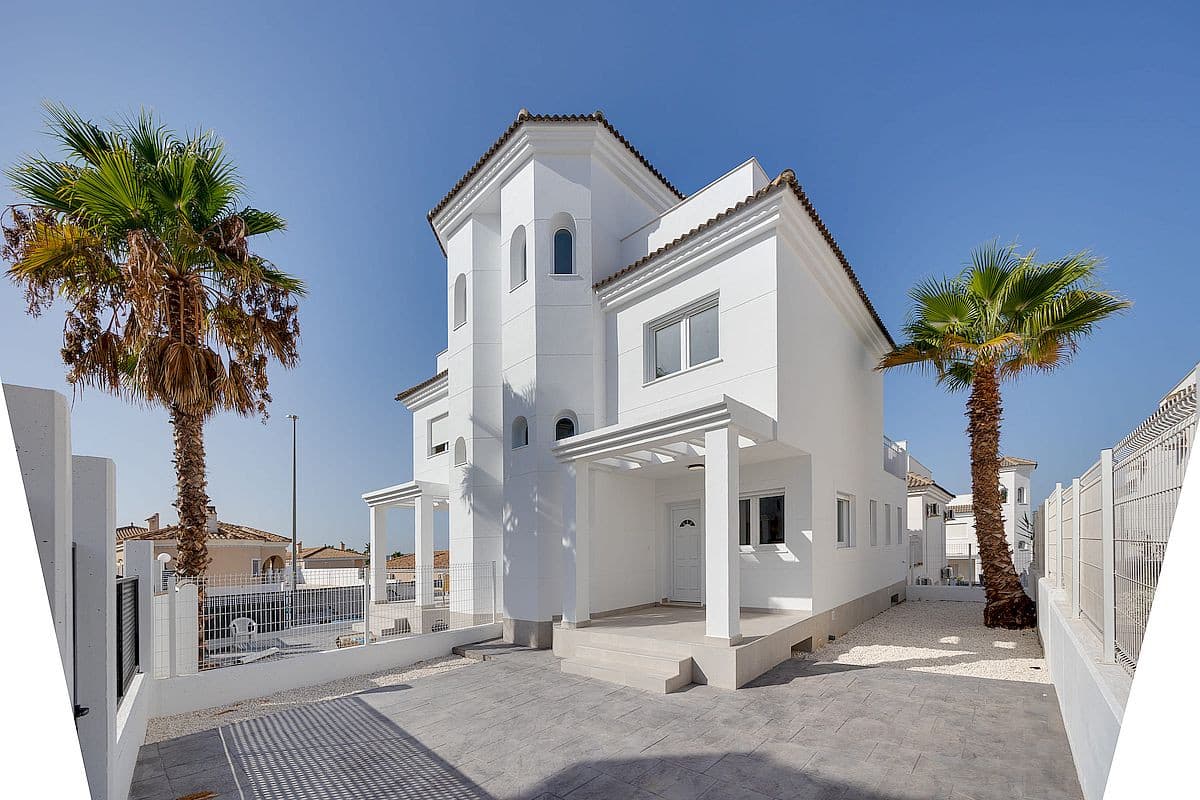 3 Bedroom Villa in La Marina, Costa Blanca South