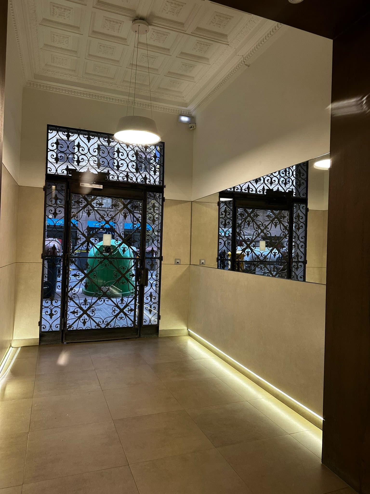 Valencia, downtown, a six-room apartment