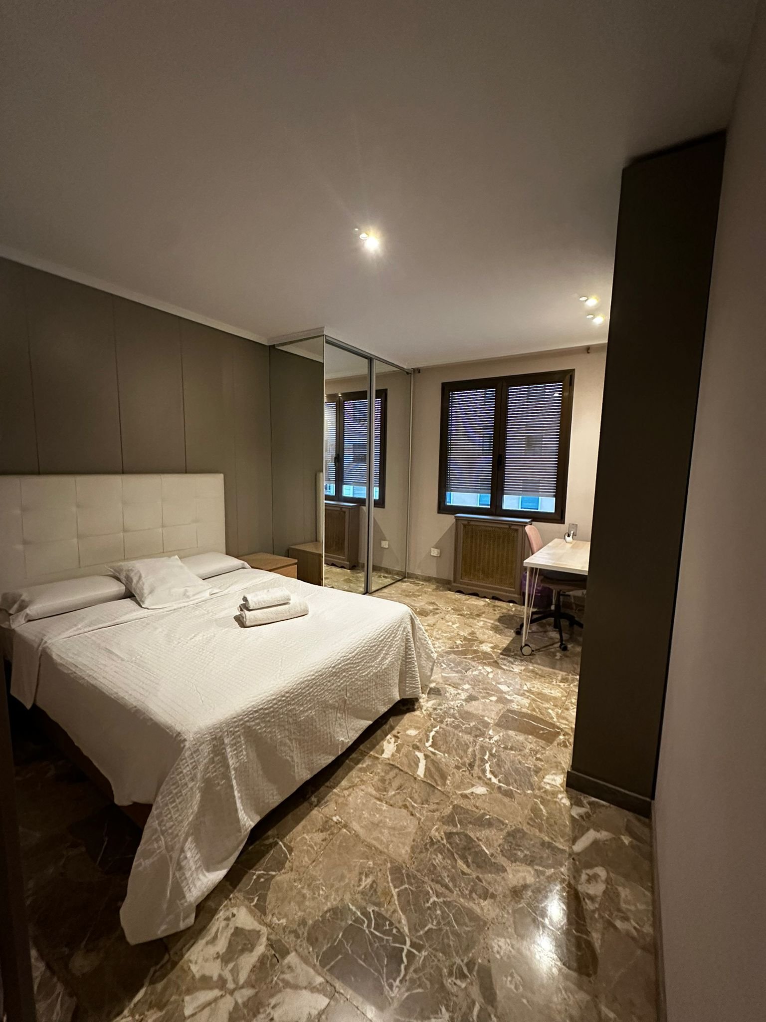 Living in the Heart of Valencia: Luxurious 190m² Residence — 12